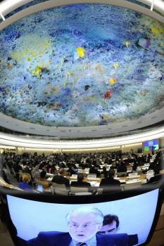 El brasileño Paulo Pinheiro, presidente de la comisión independiente de investigación de la violencia en Siria, interviene ante una sesión especial del Consejo de Derechos Humanos de la ONU (Foto: EFE)