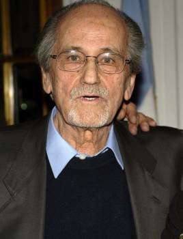 Fotografía de archivo (14/4/2007) del actor argentino Alberto Mendoza, uno de los galanes del cine español, protagonista de cerca de 200 películas (Foto: EFE)