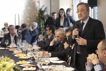Florentino Pérez, durante su intervención en la tradicional comida navideña del club. (Foto: SERGIO BARRENECHEA)