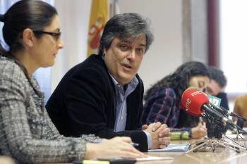 Puy Fraga, durante la rueda de prensa en el Parlamento. (Foto: XOÁN REY)