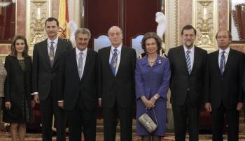 Los Principes de Asturias, Jesús Posada, los reyes, Mariano Rajoy y Pío García Escudero tras la apertura de las Cortes. (Foto: MIGUEL TOÑA)