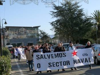 La marcha ayer en Cangas de trabajadores del naval convocados por el sindicato CIG.