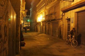 La calle de la Cruz, una de la que supuestamente registra más prostíbulos. (Foto: MARCOS ATRIO)