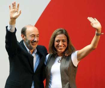 Alfredo Pérez Rubalcaba y Carme Chacón en un acto del partido socialista en Cataluña.