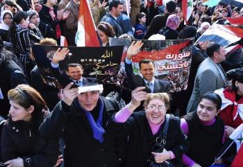 Manifestación de apoyo al régimen. (Foto: S. HANDOUT)