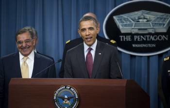 El presidente de EEUU, Barack Obama junto al secretario de Defensa Leon Panetta. (Foto: SHAWN THEW)