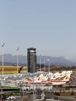 Aviones de Iberia estacionados en el aeropuerto de Barajas. (Foto: F.A)