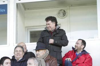 Manuel Rois, sonriente el domingo en el estadio de O Couto. (Foto: MIGUEL ÁNGEL)