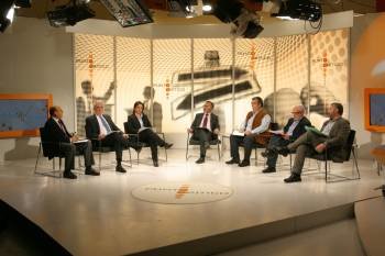 Lalo Pavón y seis invitados debatieron en Telemiño los ajustes realizados por el gobierno del Estado. (Foto: JOSÉ PAZ)