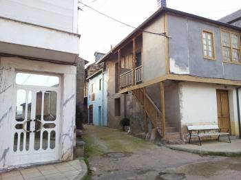 Una calle de Vilanova, uno de los pueblos con más población del municipio. (Foto: L. B.)