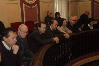 Sierra, García Mata, Sánchez Vidal, Garza e Iglesias volvieron al pleno, desde la tribuna. (Foto: MIGUEL ÁNGEL)