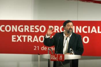 Caamaño, durante su intervención ante el congreso provincial de los socialistas coruñeses. (Foto: CABALAR)