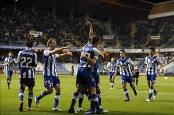 Los jugadores del Deportivo de A Coruña celebran un gol (Foto: EFE)