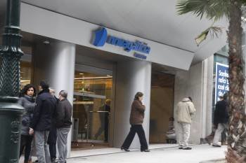 Novagalicia Banco sigue adelante con su proyecto de recapitalización. (Foto: J.V.LANDIN)
