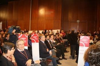 Los miembros de la delegación del PSdeG, con Pachi Vázquez al frente, en el congreso de Sevilla.