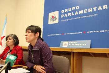 Ana Luisa Bouza y Ana Pontón, viceportavoz y portavoz del BNG en el Parlamento autonómico. (Foto: ARCHIVO)