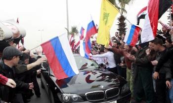El coche del ministro de Exteriores de Rusia, a su llegada al palacio presidencial de Damasco.
