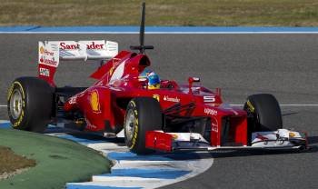 Fernando Alonso durante la jornada de pruebas (Foto: EFE)