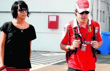 Fernando Alonso y Raquel del Rosario (Foto: EFE)