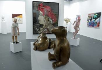  La obra 'Tocado rojo' de Manolo Valdés, valorada en 410.000 dólares.