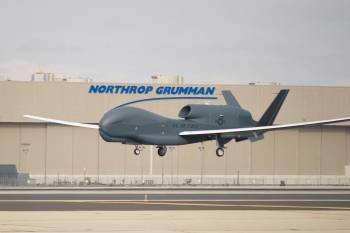 Un avión no tripulado Global Hawk, en las instalaciones de la empresa constructora, Northop Grumman.