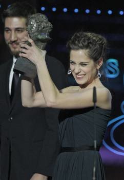 La actriz María León tras recibir el Goya a la mejor actriz revelación. EFE