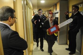 Un Rajoy y un Feijóo parodiaron los recortes. (Foto: MARTIÑO PINAL)