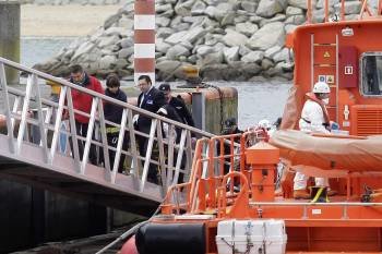 Agentes de Salvamento Marítimo han recuperado en la bahía de A Coruña el cuerpo de una persona que podría tratarse del estudiante esloveno desaparecido en la Playa del Orzán (Foto: EFE)
