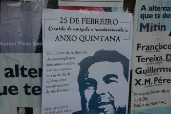 Cartel de invitación al homenaje a Anxo Quintana, en A Barreira (Allariz). (Foto: MARCOS ATRIO)