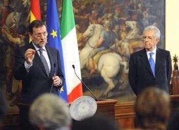Rajoy, en la rueda de prensa, en presencia de Monti. (Foto: ANTONELLA NUSCA)