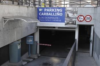 El parking de Carballiño está situado en el subsuelo de la Alameda y Praza do Emigrante. (Foto: XESÚS FARIÑAS)