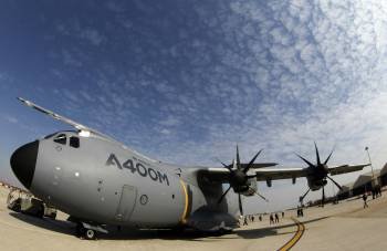 Nuevo avión A400M de Airbus Military, que hoy ha sido probado por el re Juan Carlos en la base aérea madrileña de Torrejón de Ardoz. EFE/Chema Moya