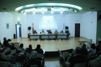 Reunión del Ateneo, en el edificio administrativo de la Xunta de Galicia. (Foto: MARTIÑO PINAL)