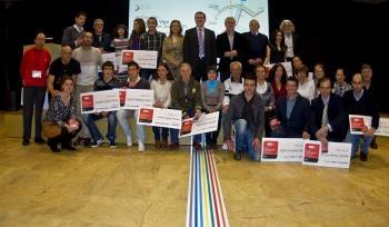 Foto de familia de todos los premiados en el acto de clausura del III Circuito de Carreras Populares de Vigo.