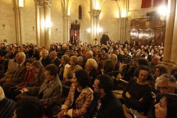 El público llenó la iglesia de Santiago de As Caldas para oír al cuarteto 'The Orlando Consort'. Foto: Xesús Fariñas