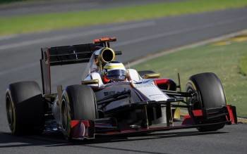 El piloto español Pedro de la Rosa (HRT) en acción durante la sesión de clasificación en el circuito de Albert Park en Melbourne, Australia (Foto: EFE)