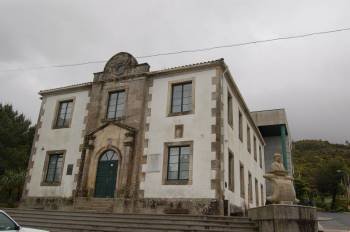 Casa do Concello de Carnota. (Foto: ARCHIVO)