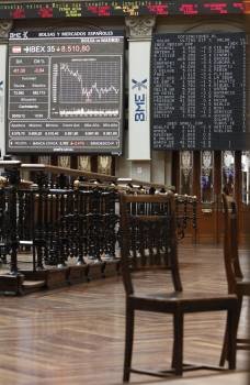  Interior de la sede de la Bolsa de Madrid donde su principal indicador, el IBEX 35 (Foto: EFE)
