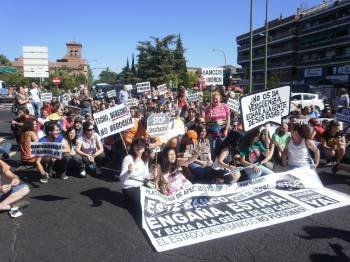 Manifestación para protestar contra un desahucio en Madrid. (Foto: ARCHIVO)
