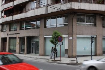 Una de las oficinas bancarias cerradas en el último año en la ciudad, ubicada al principio de la calle Progreso (próxima al Jardín del Posío) (Foto: Jainer Barros)