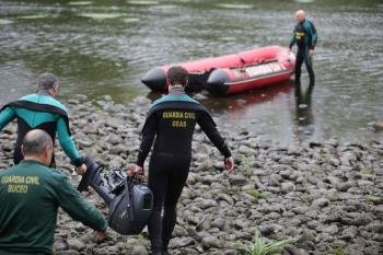 Bomberos y Guardia Civil buscan a un hombre desaparecido en el río Miño (Foto: José Paz)