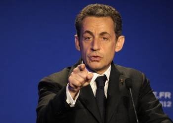 El presidente galo y candidato a las elecciones , Nicolas Sarkozy, durante un mitin en Saint Maurice. (Foto: CHRISTOPHE  KARABA)