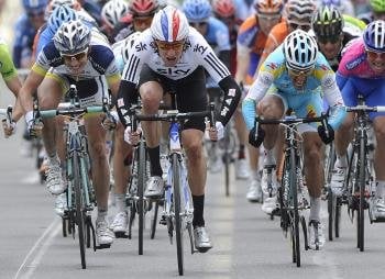 El ciclista británico Bradley Wiggins (c), del equipo Sky Procycling (Foto: EFE)