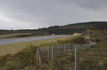 La base aérea está ubicada en los límites de la localidad de Doade y A Lama de Pontevedra. (Foto: MARTIÑO PINAL)