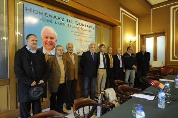 Ruiz, Quevedo, Ledo, Santalices, Rodríguez, Pérez, Mera, Piñeiro y Carnero. Detrás, la foto de Baltar. (Foto: MARTIÑO PINAL)
