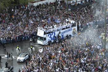 Miles de aficionados del Real Madrid se reunieron el 3 de mayo en Cibeles para celebrar el título de Liga. (Foto: K. HUESCA)