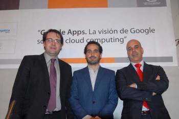 Antonio Alonso, director de Google Apps para España, Italia y Portugal (en el centro), ayer en Vigo. (Foto: LYDIA MIRANDA)
