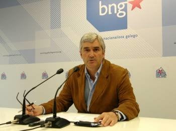 Fernando Blanco, exconselleiro de Industria del BNG, en una rueda de prensa en 2011. (Foto: ARCHIVO)