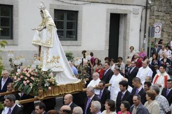 La procesión en honor de la Virgen del Portal, patrona de Ribadavia. (Foto: M.PINAL)