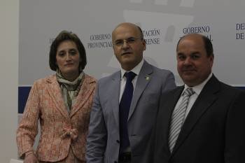 María Xosé Picouto, Manuel Baltar y Antonio Mouriño en la presentación de la iniciativa. (Foto: MIGUEL ÁNGEL)